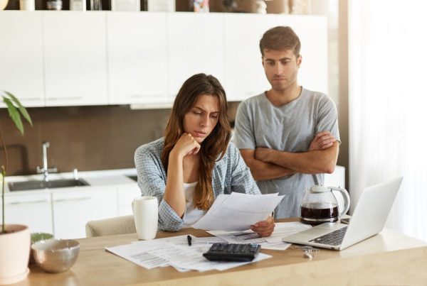 How Debt Affects Divorce Settlement